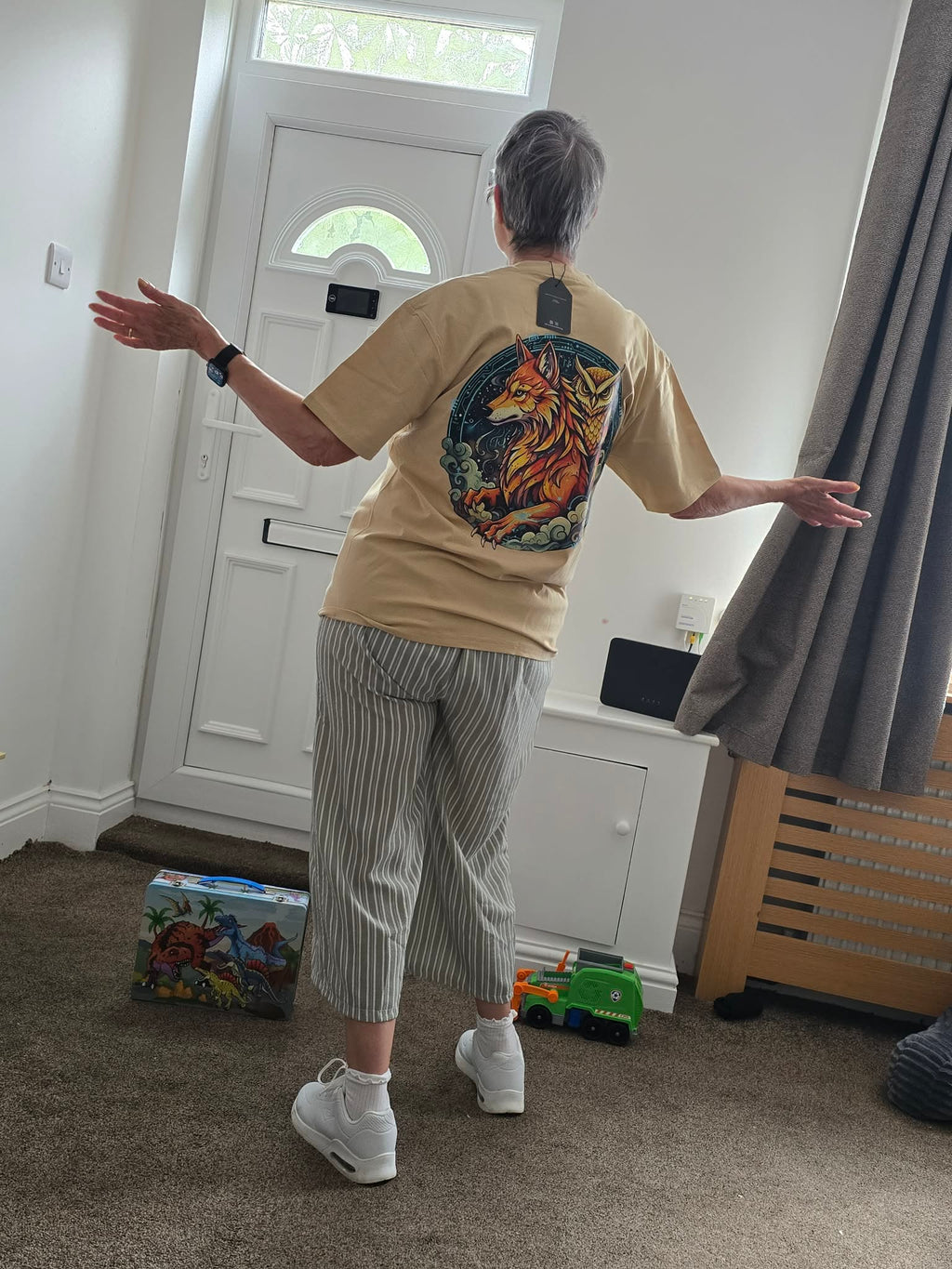 Beige orange logo tshirt